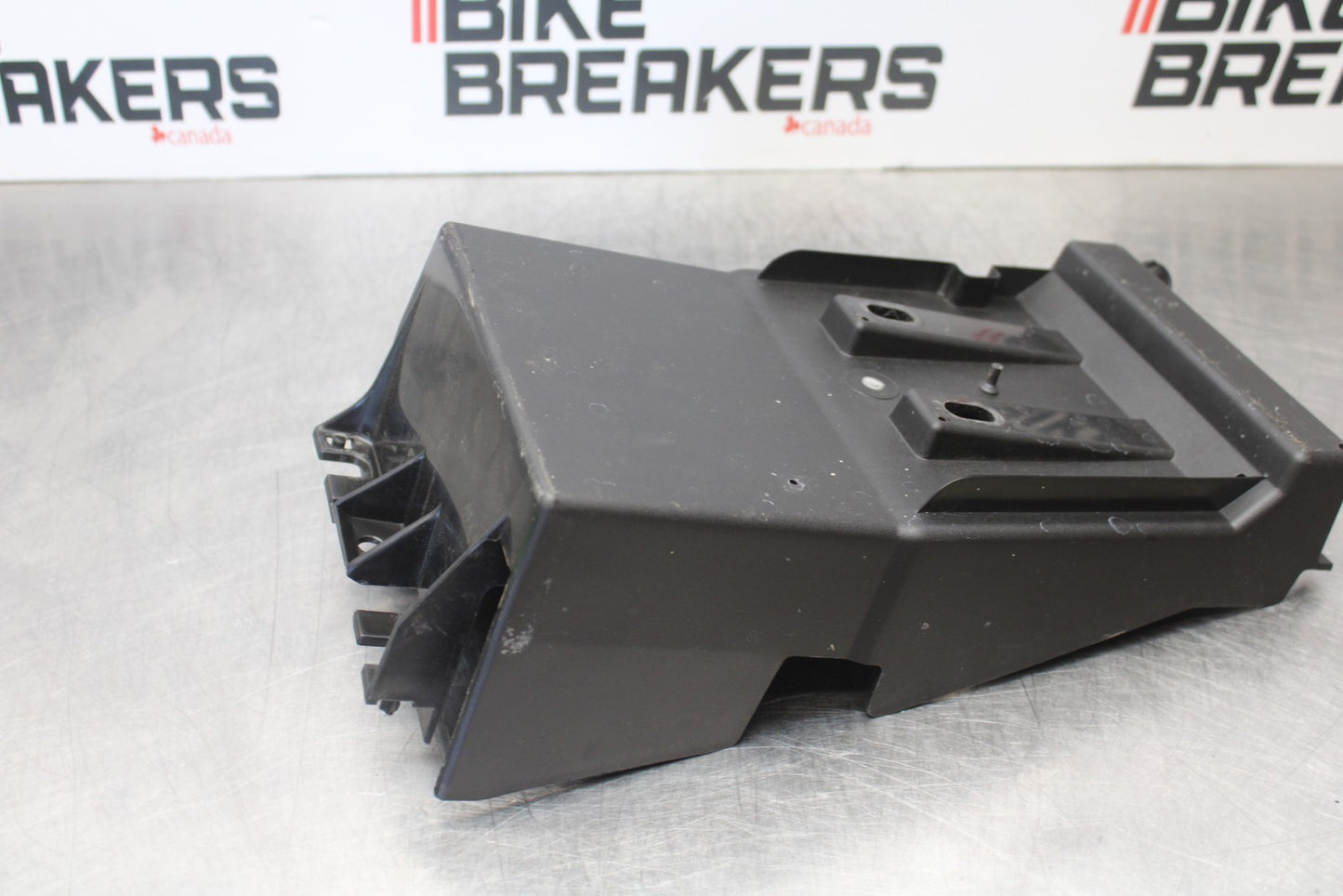 18-23 KAWASAKI NINJA 400 EX400 ABS REAR UNDERTAIL BATTERY TRAY PLASTIC BB192