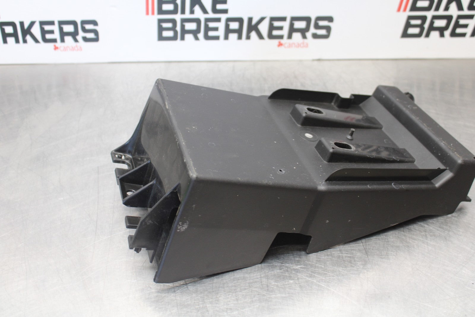 18-23 KAWASAKI NINJA 400 EX400 ABS REAR UNDERTAIL BATTERY TRAY PLASTIC BB192