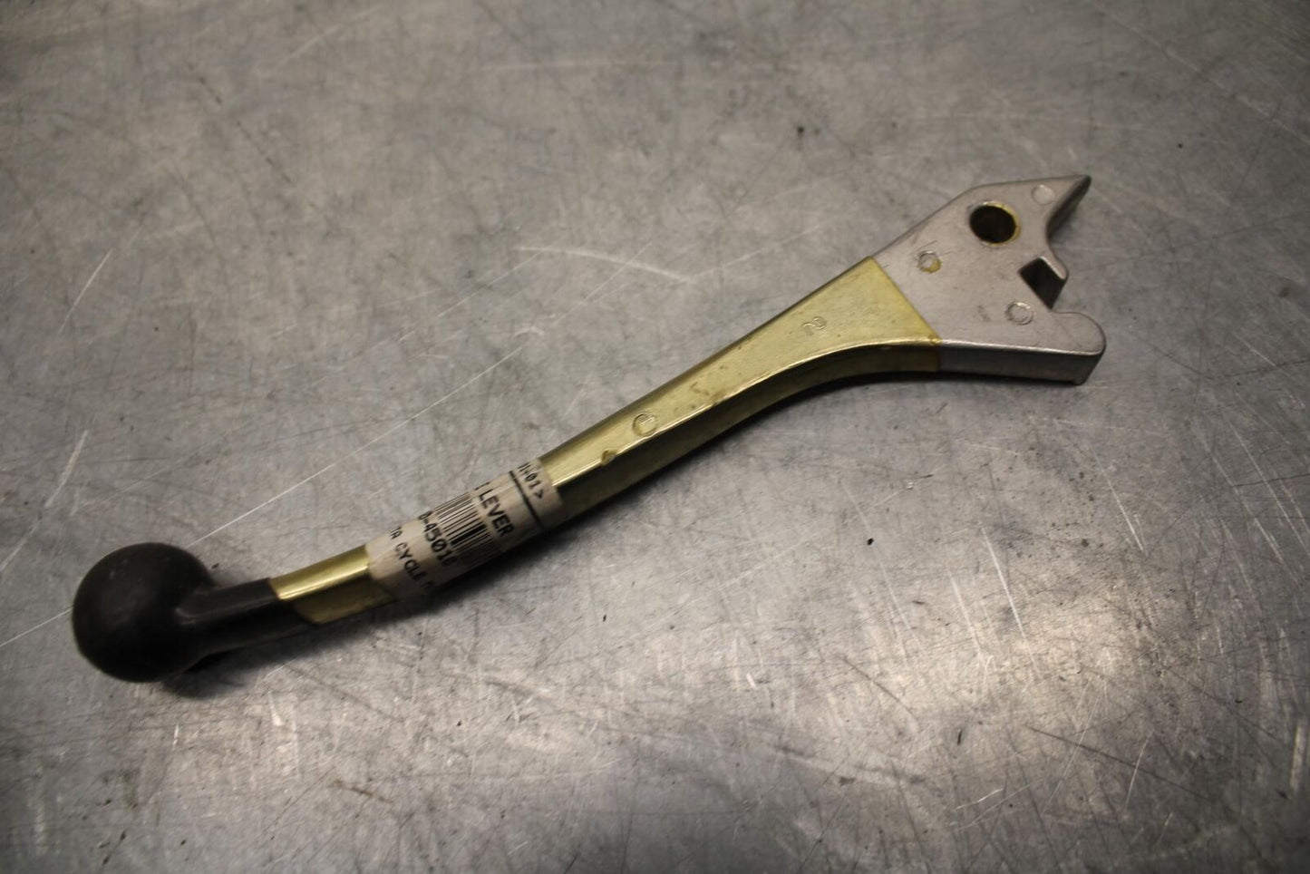 1975 Suzuki GT750  RIGHT CLIPON HANDLEBAR BRAKE LEVER 57420-45010 BB37