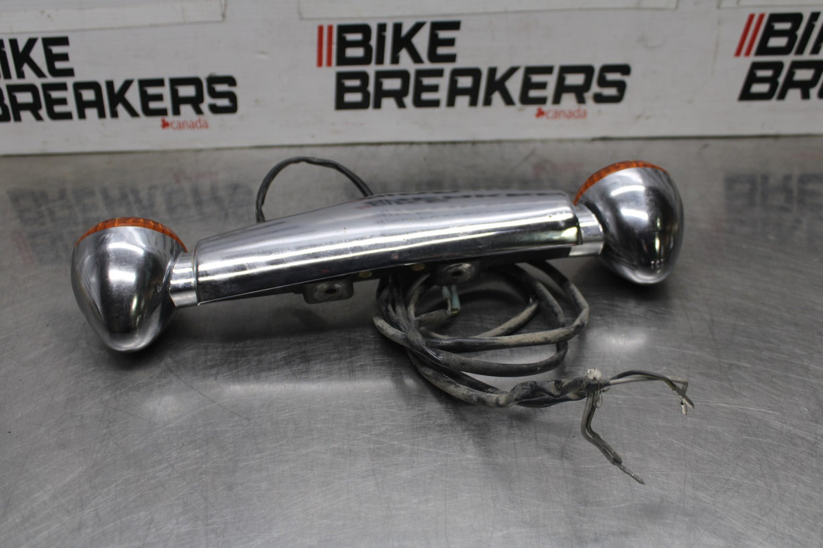 97 KAWASAKI VULCAN 1500 VN1500D CLASSIC REAR BACK TURN SIGNALS & BAR MOUNT BB936