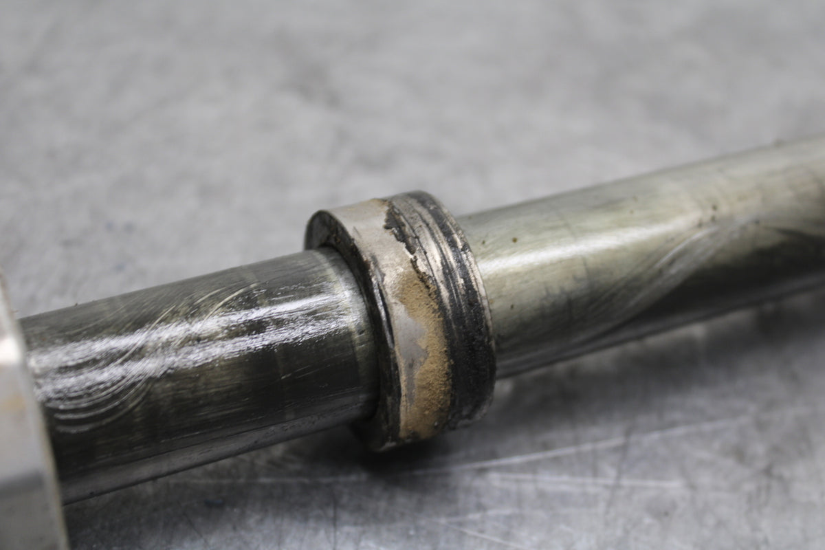 08-10 SUZUKI GSXR 600 REAR AXLE BACK WHEEL RIM PIVOT BOLT AXEL  BB721