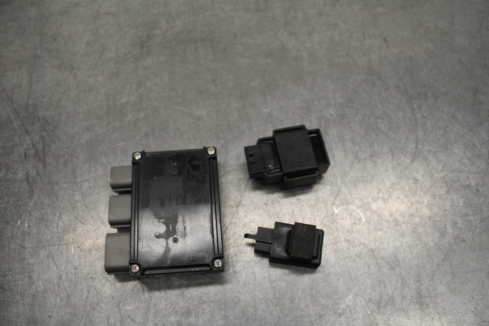 24 KAWASAKI NINJA 500 ABS RELAY ASSEMBLY FUSE BOX SET BB730