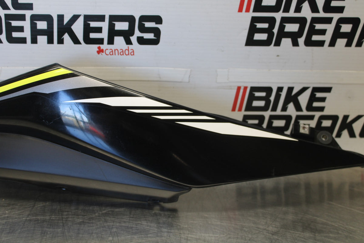 15-17 YAMAHA YZF R3 RIGHT REAR BACK TAIL FAIRING COWL SHROUD BB003