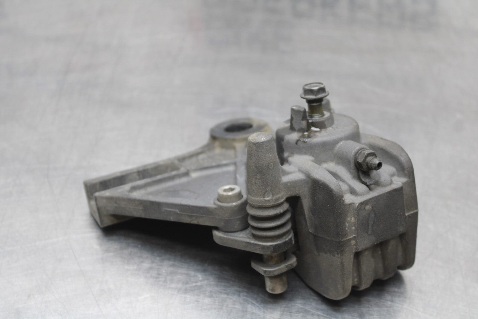 08 KAWASAKI NINJA ZX10R REAR BACK BRAKE CALIPER W MOUNT BRACKET BB201