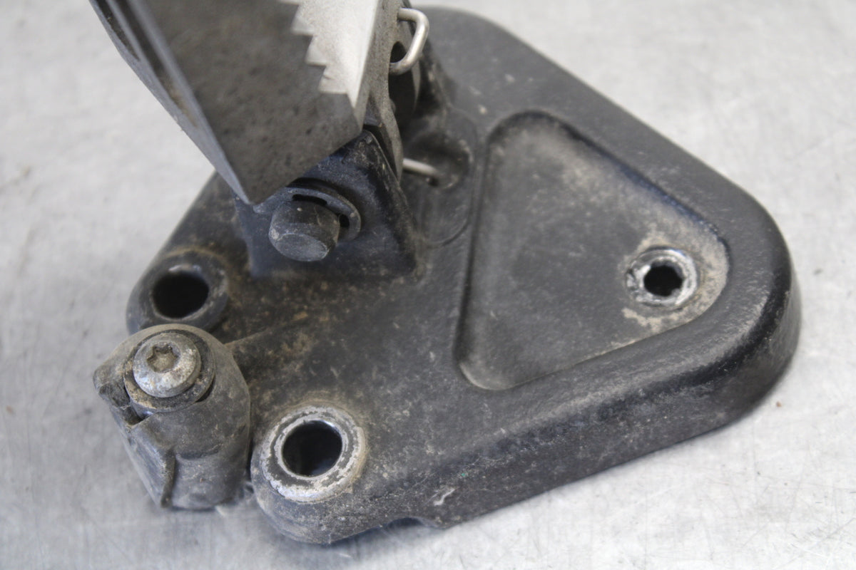 01-06 TRIUMPH TIGER 955I LEFT FRONT FOOT REST PEG STEP BB693