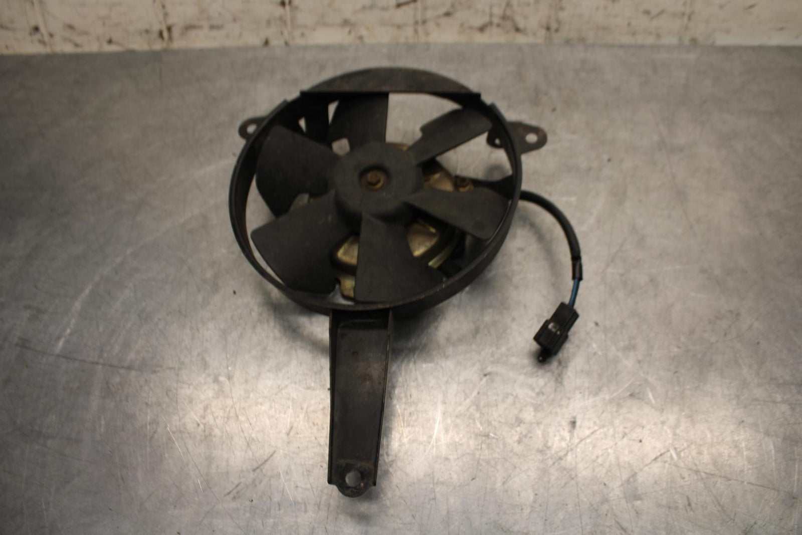 2001 Yamaha YZF R6 ENGINE RADIATOR COOLING FAN 5EB-12405-00-00 BB68