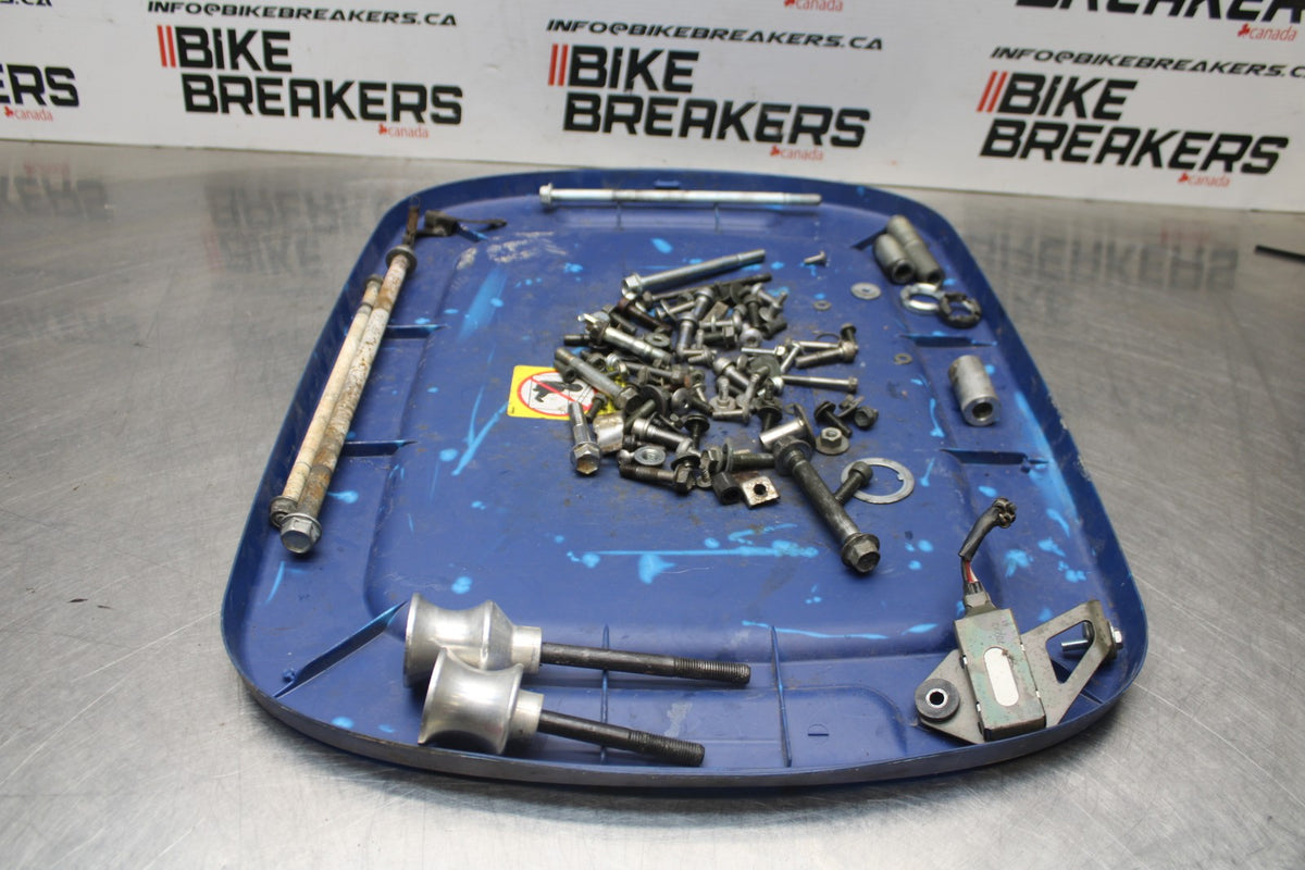 06 SUZUKI SV650S MOUNTING BOLTS HARDWARE MOTOR SCREWS BB783