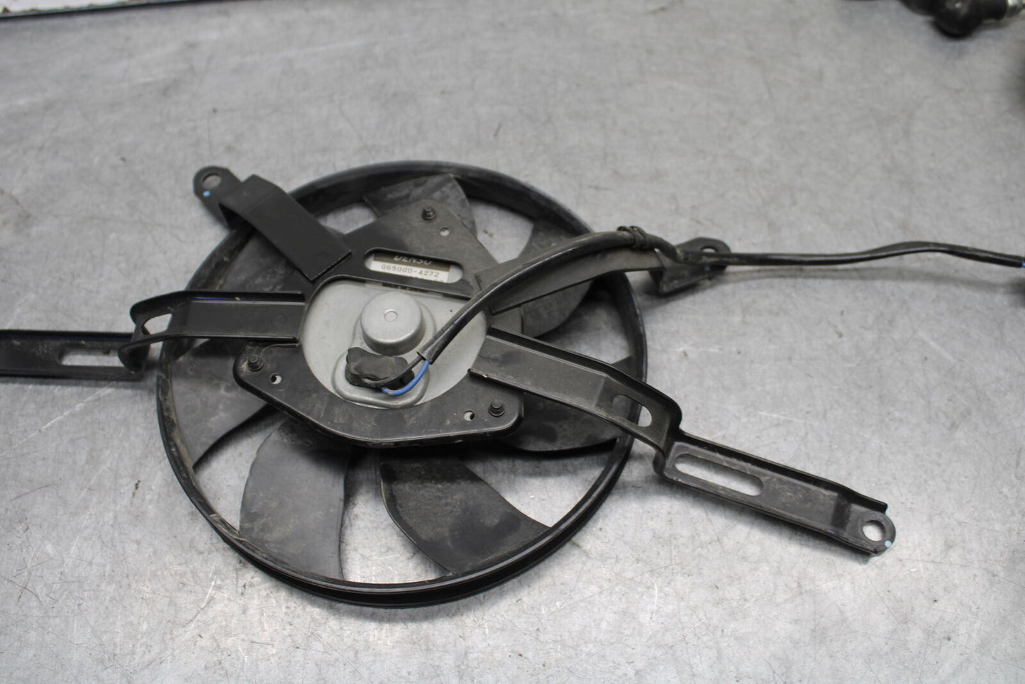 16-21 YAMAHA XSR900 ENGINE RADIATOR COOLING FAN BB664