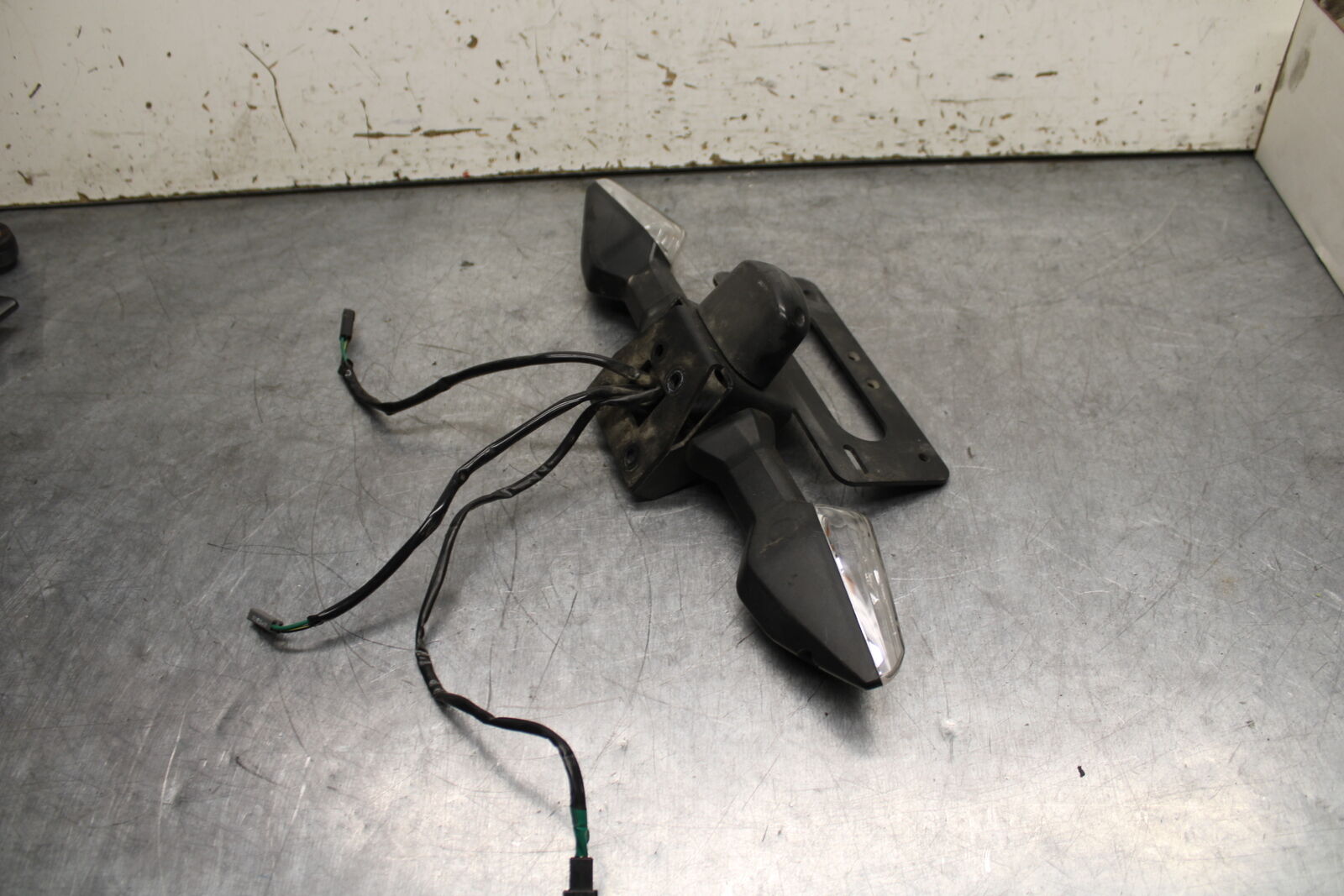 19-22 KAWASAKI Z400 REAR BACK TAIL LIGHT MOUNT BRACKET AND LIGHT BB738