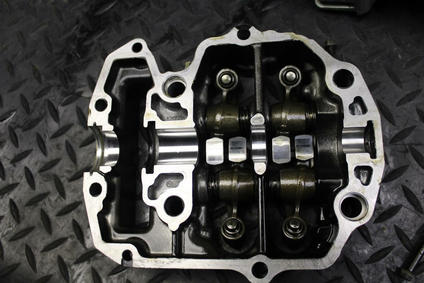 03-08 KAWASAKI VULCAN 1600 REAR BACK ENGINE TOP END CYLINDER HEAD BB193