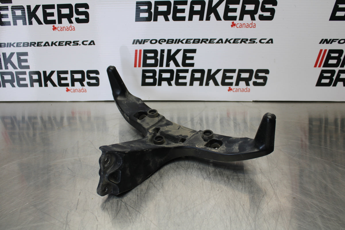 05-06 HONDA CBR600RR UPPER FAIRING MIRROR GAUGES STAY BRACKET BB149