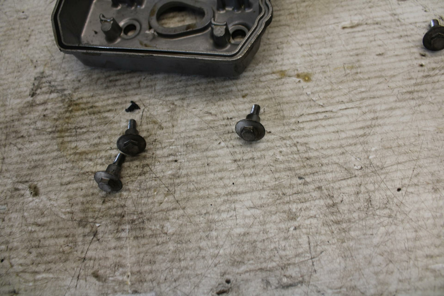 90-07 KAWASAKI ZZR 250 ENGINE TOP END CYLINDER HEAD COVER BB298