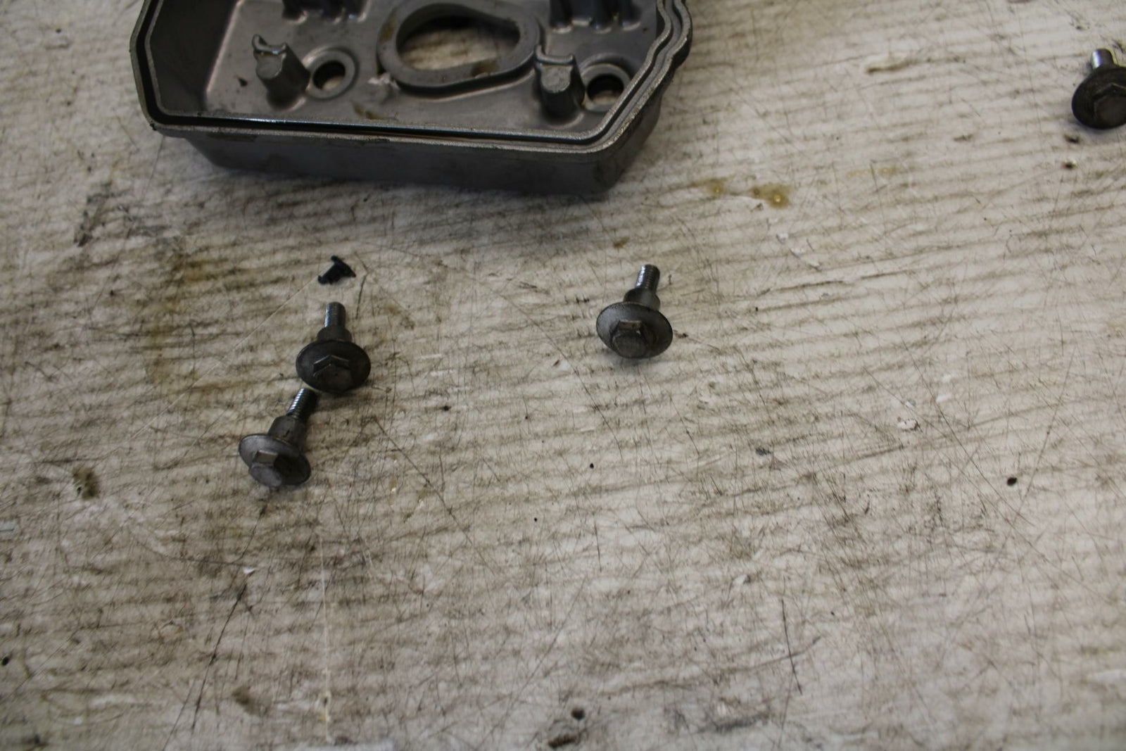 90-07 KAWASAKI ZZR 250 ENGINE TOP END CYLINDER HEAD COVER BB298