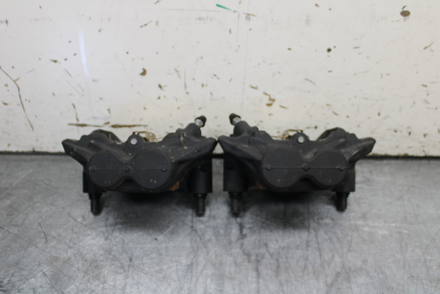 22-24 YAMAHA XSR900 RIGHT LEFT FRONT BRAKE CALIPER SET PAIR CALIPERS BB710