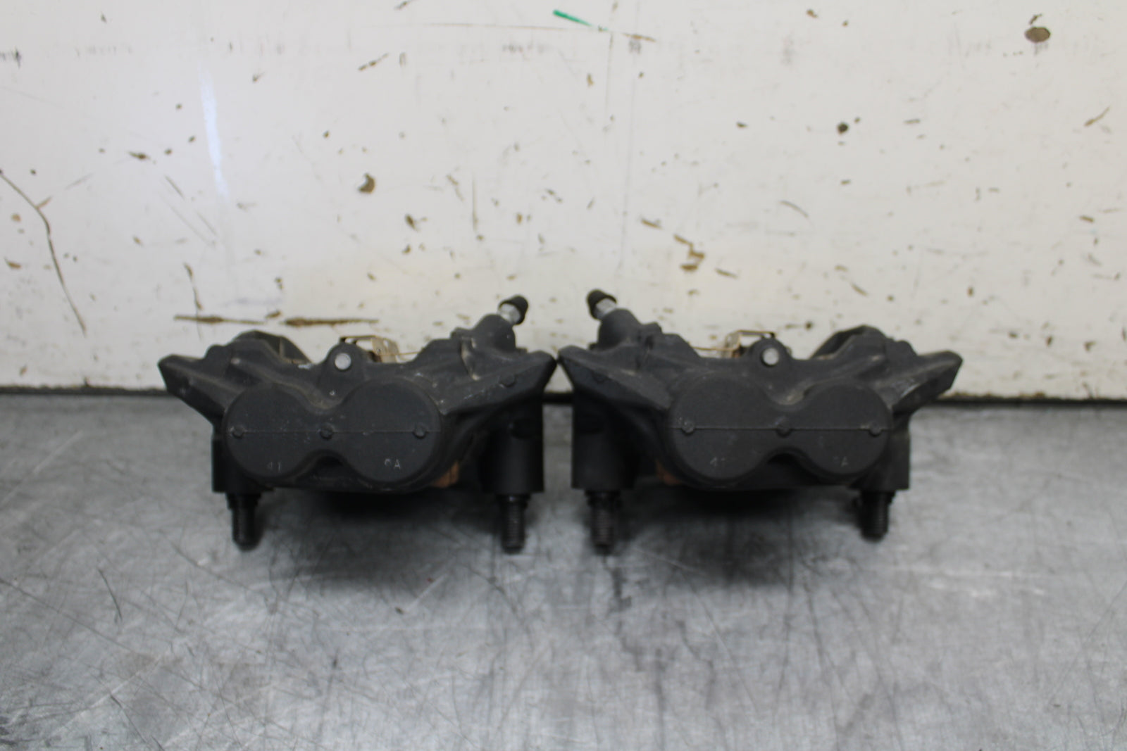 22-24 YAMAHA XSR900 RIGHT LEFT FRONT BRAKE CALIPER SET PAIR CALIPERS BB710