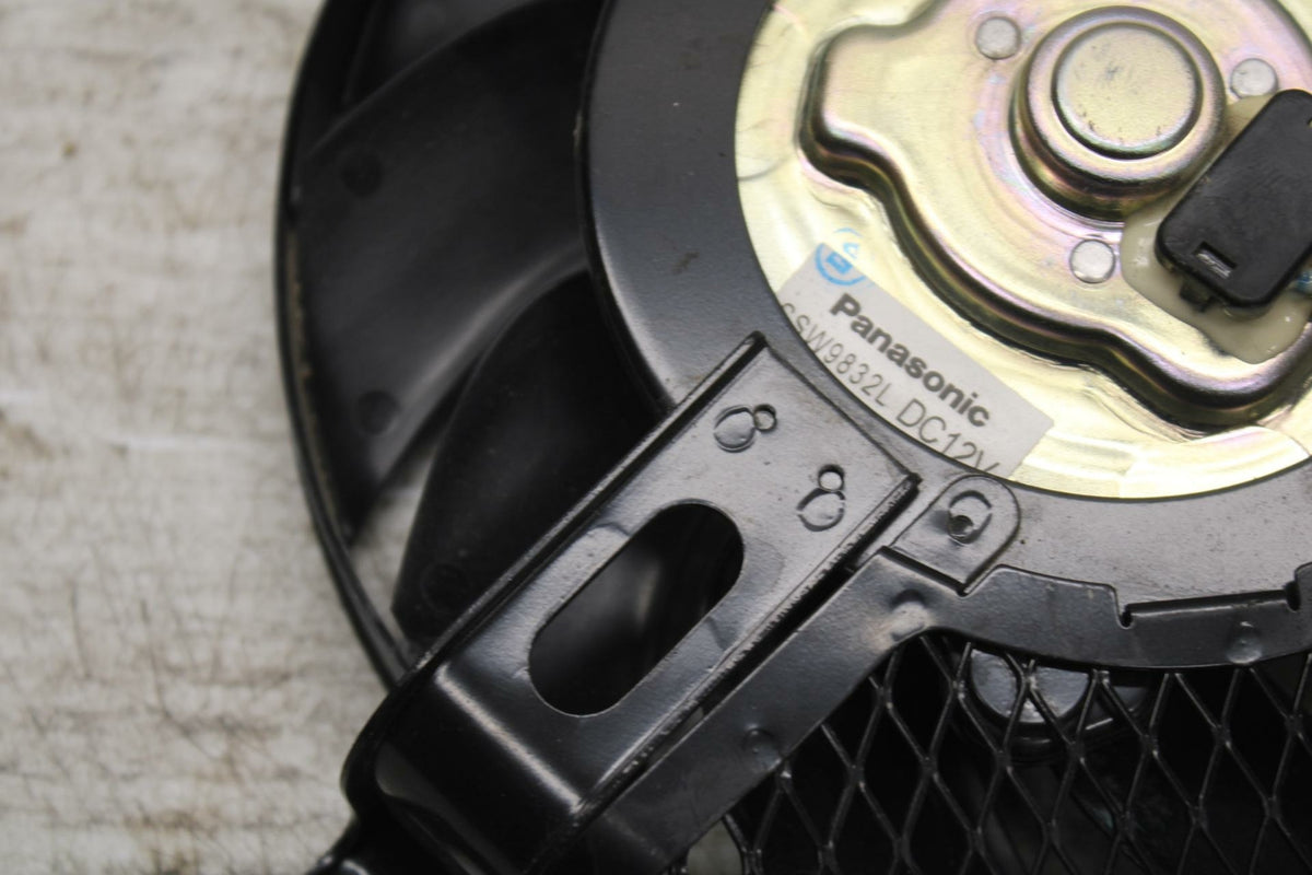 11-19 SUZUKI GSXR600 ENGINE RADIATOR COOLING FAN BB371
