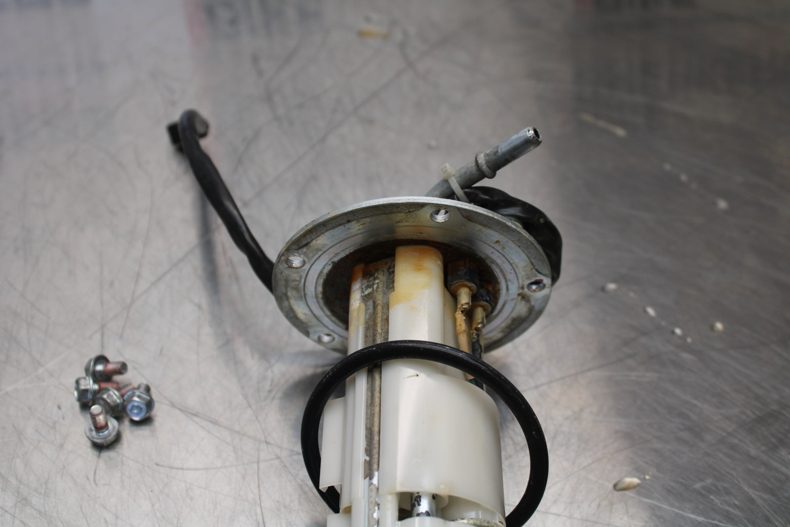 13-18 KAWASAKI NINJA ZX6R FUEL PUMP GAS PETROL SENDER UNIT BB143