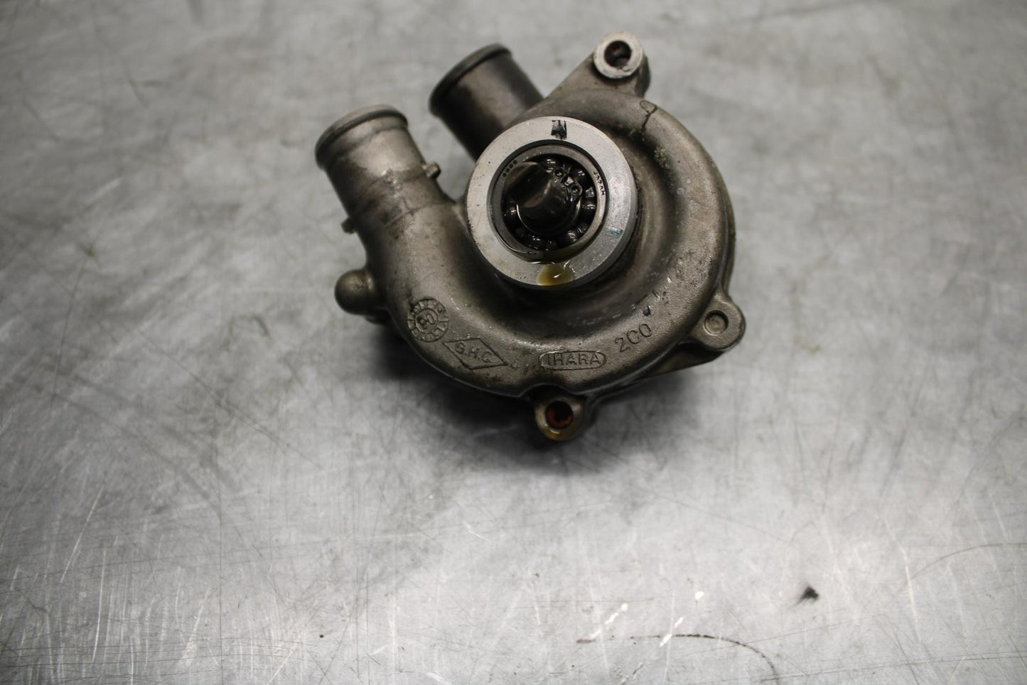 07 YAMAHA YZF R6 ENGINE WATER COOLANT PUMP  2C0-12420-00-00 BB495