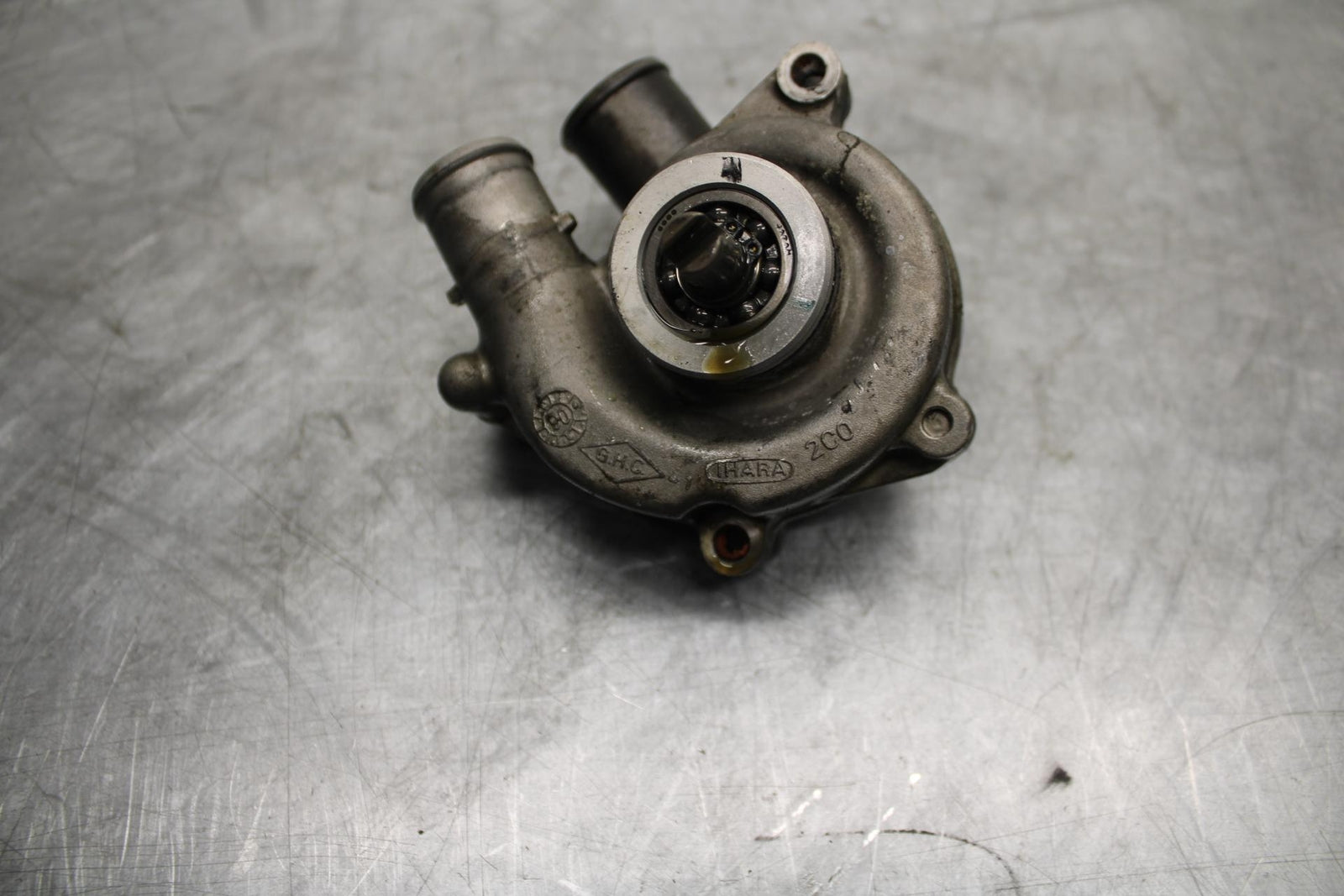 07 YAMAHA YZF R6 ENGINE WATER COOLANT PUMP  2C0-12420-00-00 BB495