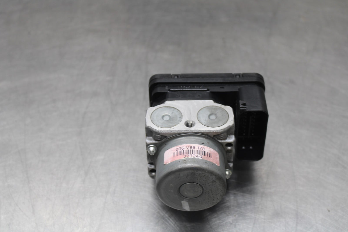 23 KAWASAKI Z900RS ABS PUMP UNIT MODULE BB935