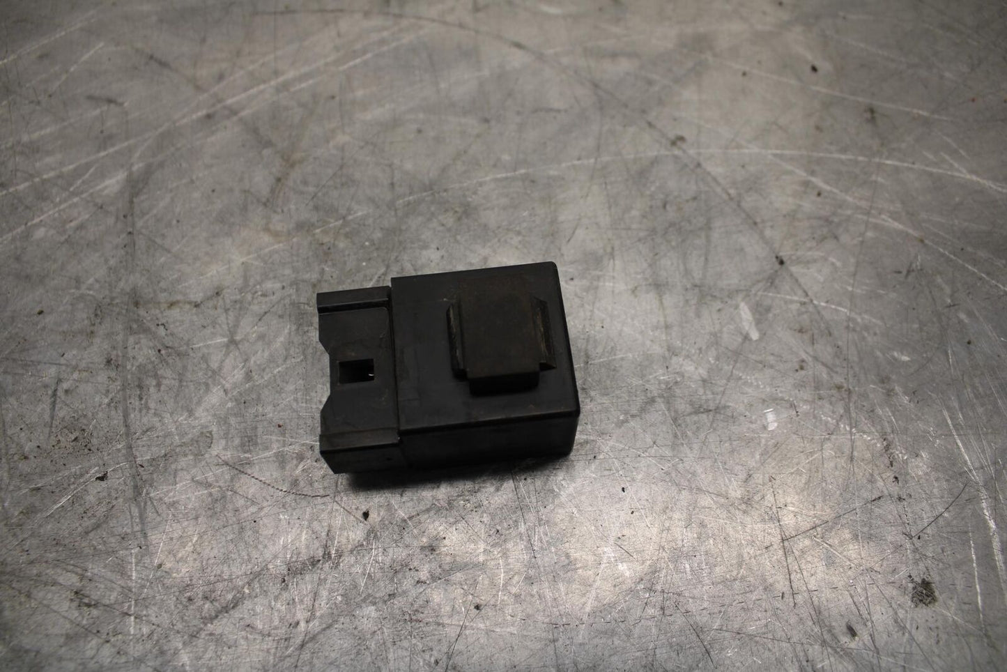 18 YAMAHA YZF R1  RELAY ASSEMBLY FUSE BOX FUEL PUMP BB473