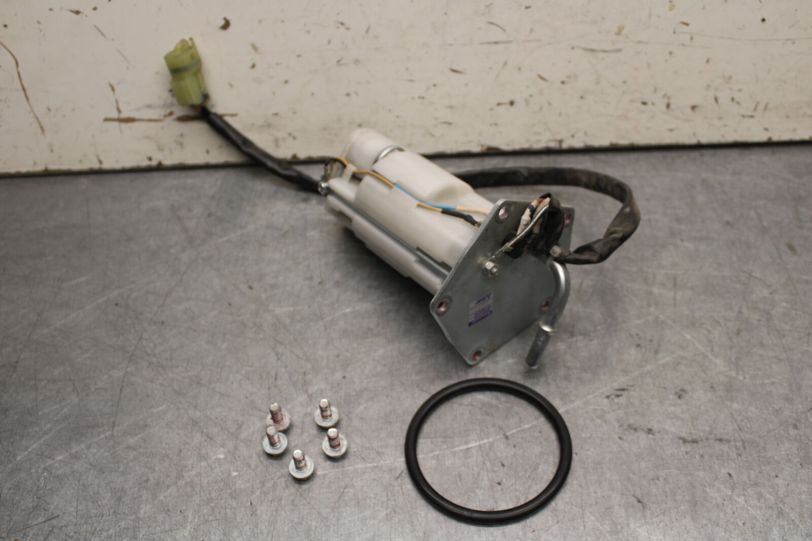 16 KAWASAKI NINJA ZX10R FUEL PUMP GAS PETROL SENDER UNIT 49040-0750 BB650