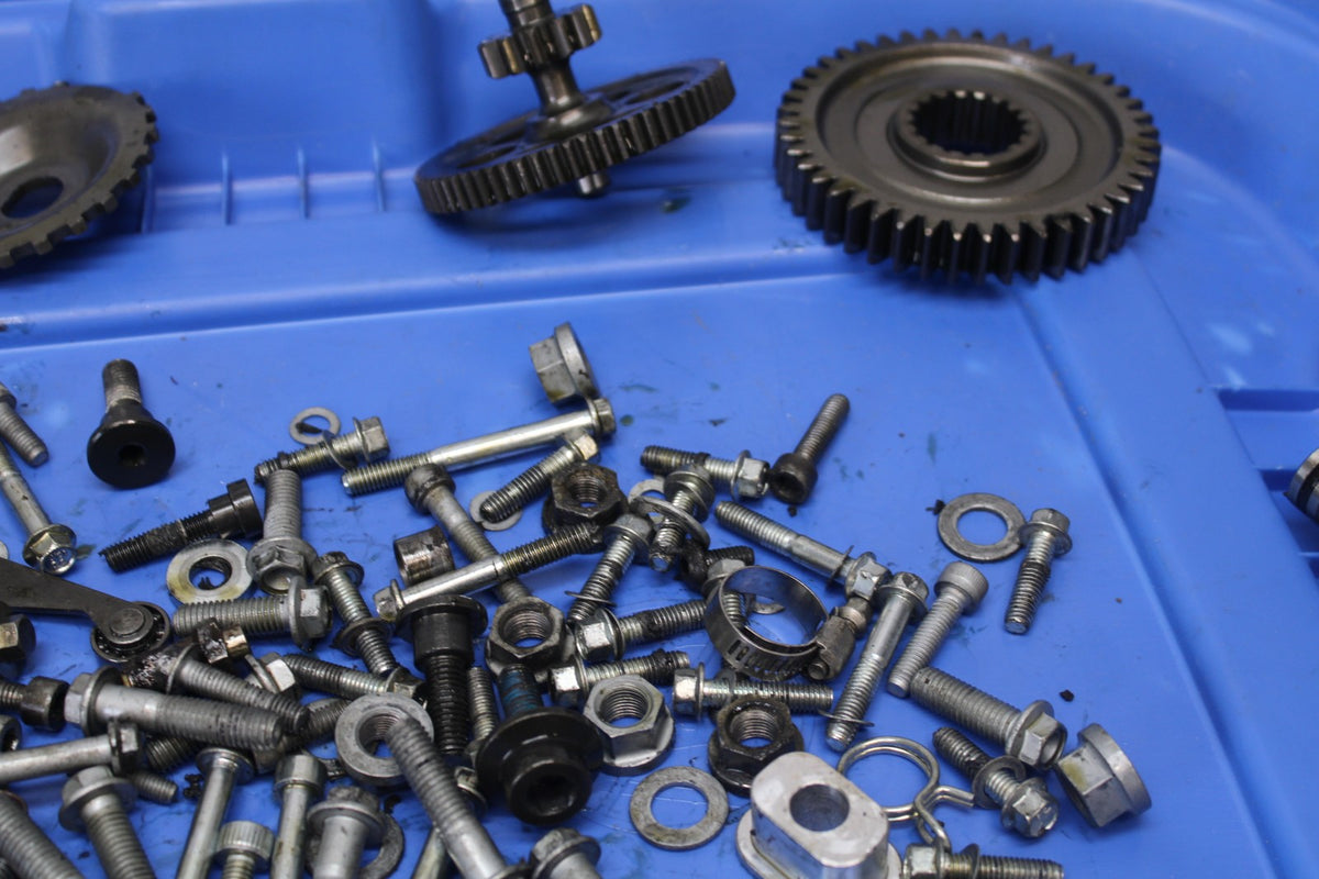 15 APRILIA RSV4 FACTORY APRC ABS ENGINE BOLTS HARDWARE MOTOR SCREWS BB901 