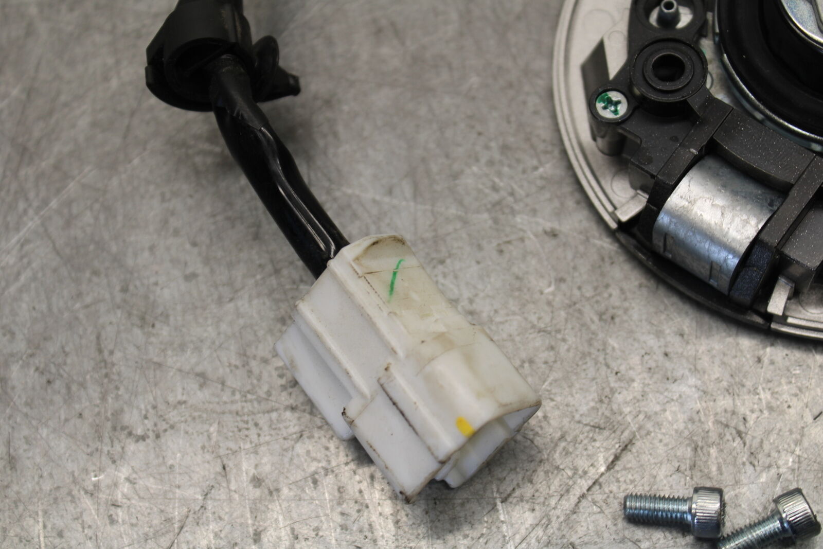 18-23 KAWASAKI NINJA 400 IGNITION LOCK KEY SET W/ GAS CAP AND SEAT LOCK BB660