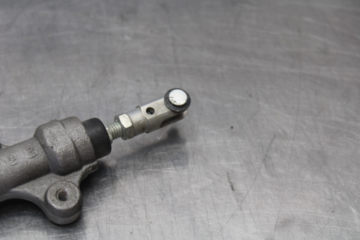 17 YAMAHA YZF R6 REAR BACK BRAKE MASTER CYLINDER W RESERVOIR BB922