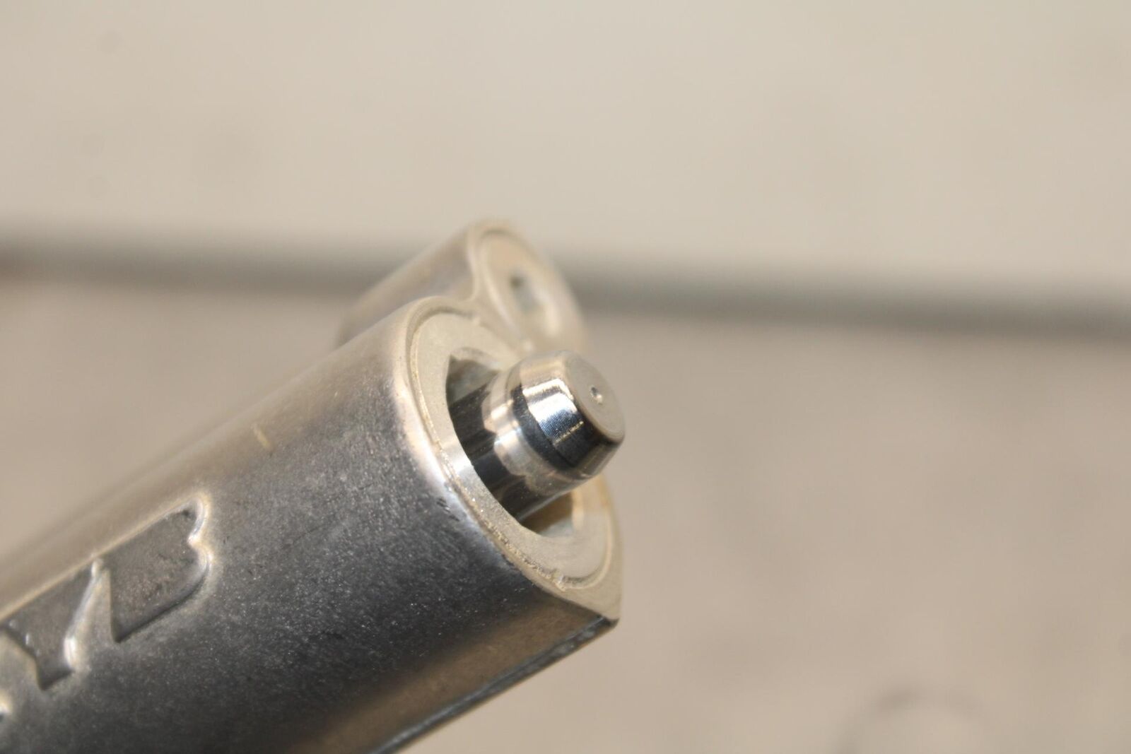 2011 Suzuki GSXR600 STEERING DAMPER STABILIZER 51750-21H10 BB602