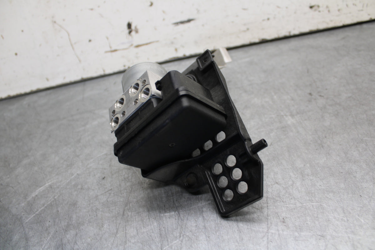 21-24 APRILIA RSV4 ABS PUMP UNIT MODULE BB668