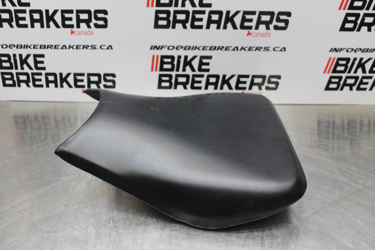 06-07 HONDA CBR1000RR FRONT DRIVERS SEAT PAD SADDLE PILLION BB166