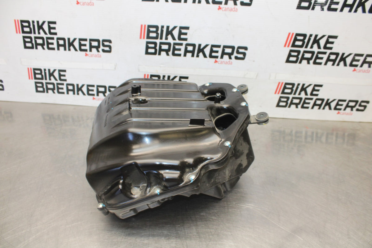 25 KAWASAKI Z900 AIRBOX AIR INTAKE FILTER BOX BB928