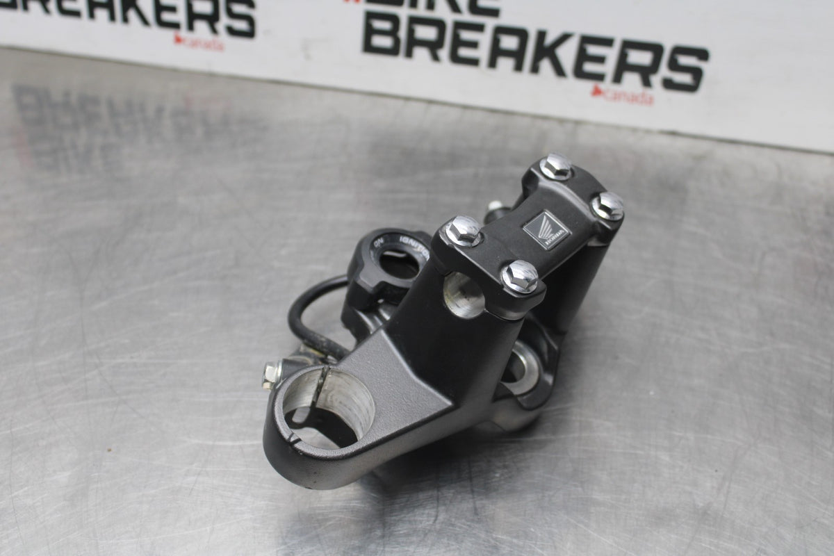18 HONDA CB500F FORKS UPPER TRIPLE TREE CLAMP BB861