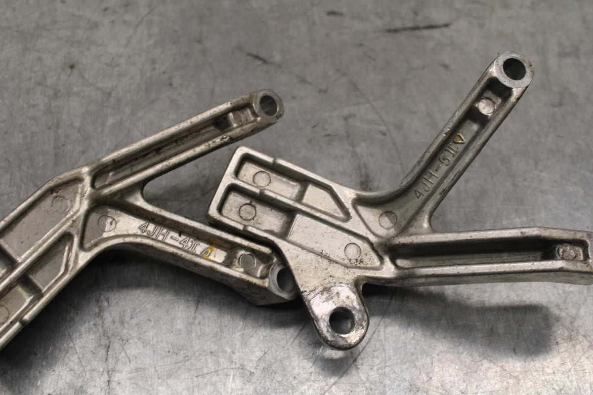 96-07 YAMAHA YZF600R REAR BACK PASSENGER PEG SET PAIR  BB746