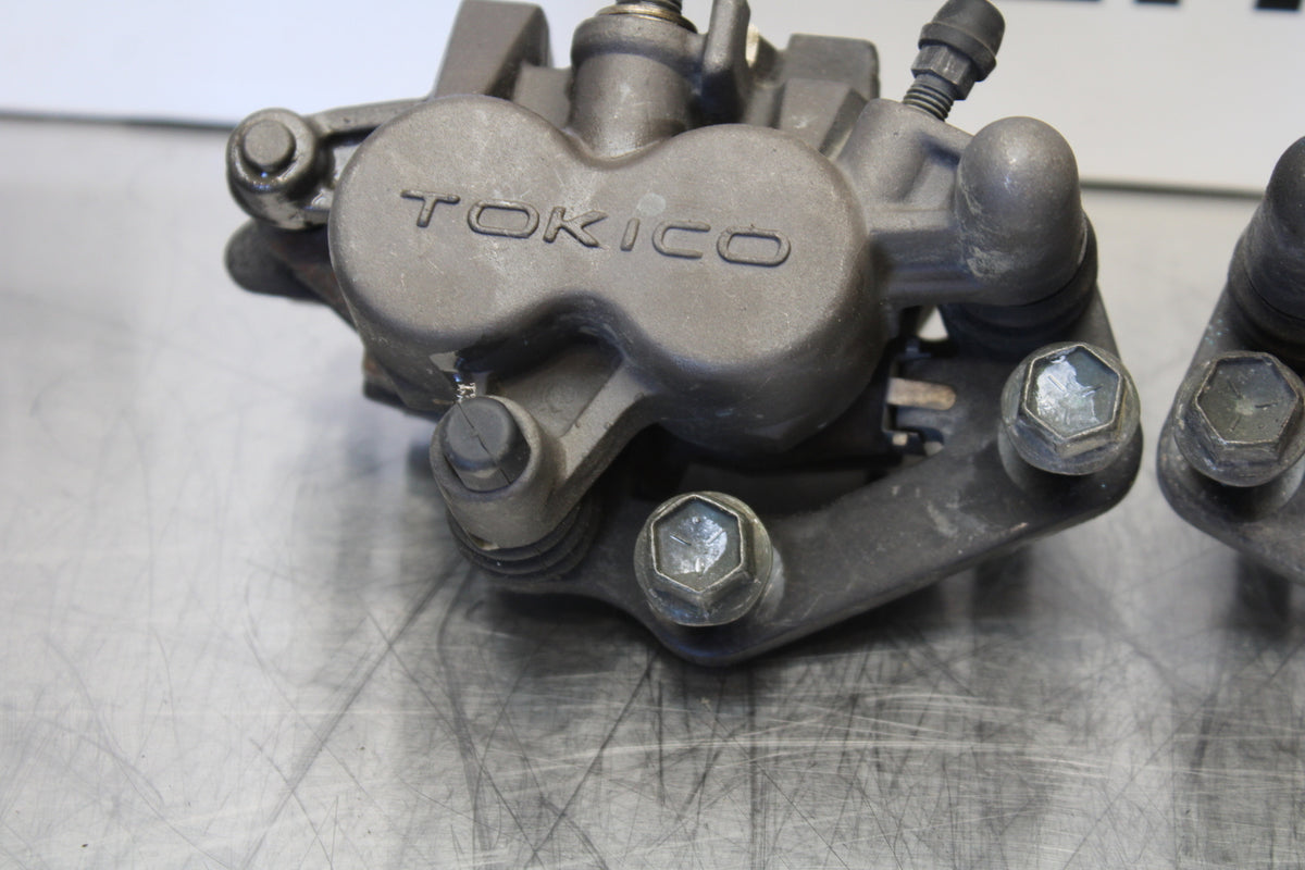 00 SUZUKI SV650 RIGHT LEFT FRONT BRAKE CALIPER SET PAIR CALIPERS BB156