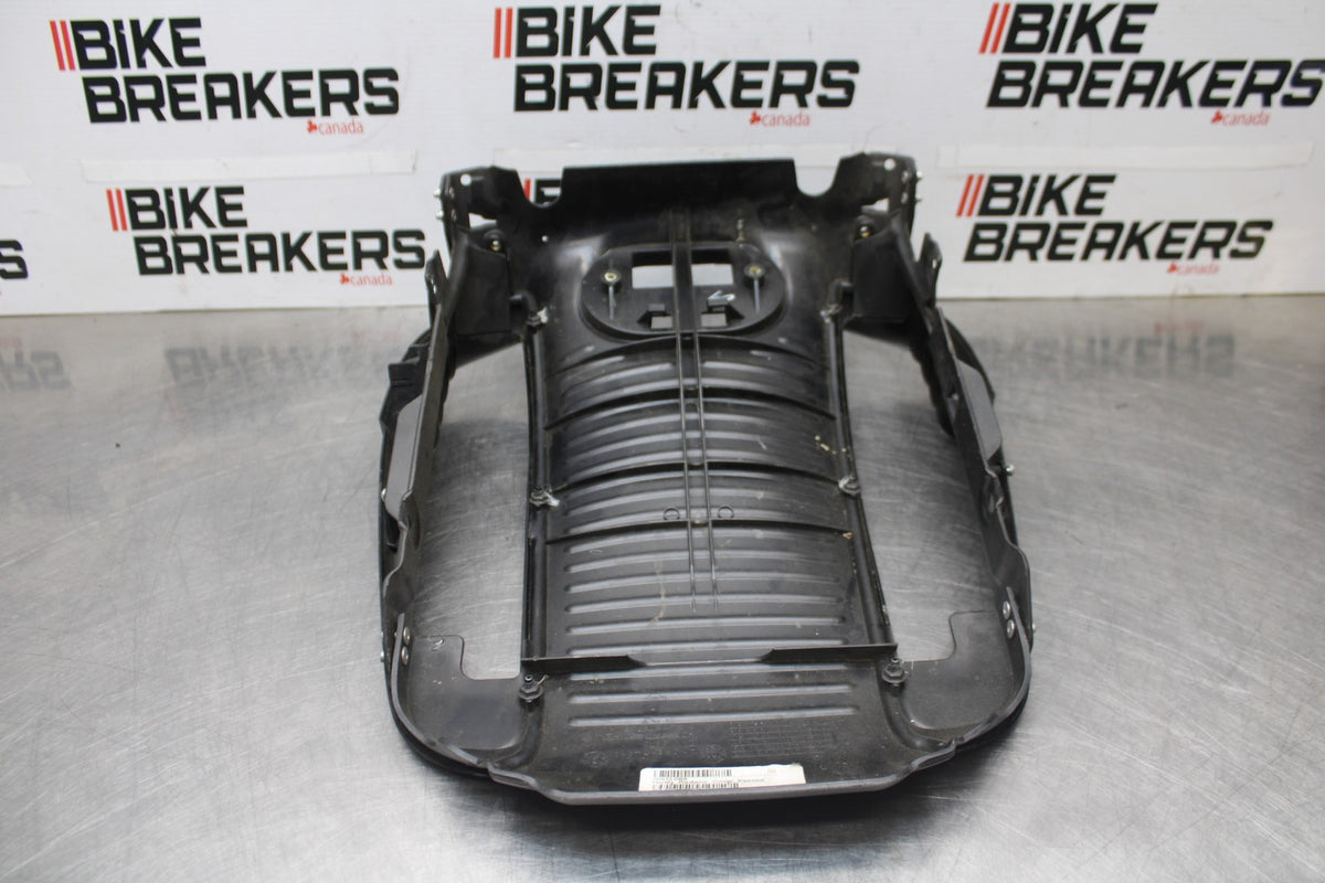 09-17 HARLEY-DAVIDSON V-ROD RADIATOR GRILLE GRILL SHIELD GUARD BB886