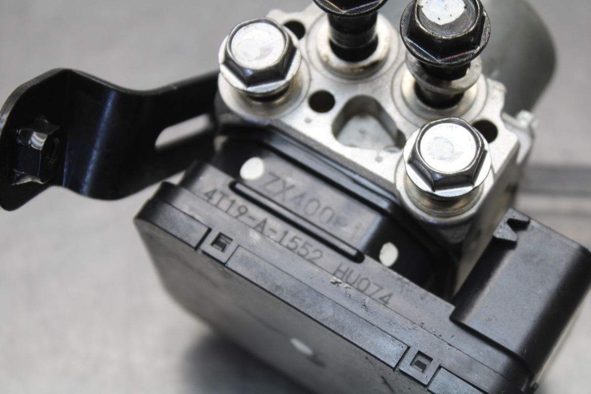 23-26 KAWASAKI NINJA ZX4RR ABS PUMP UNIT MODULE BB898