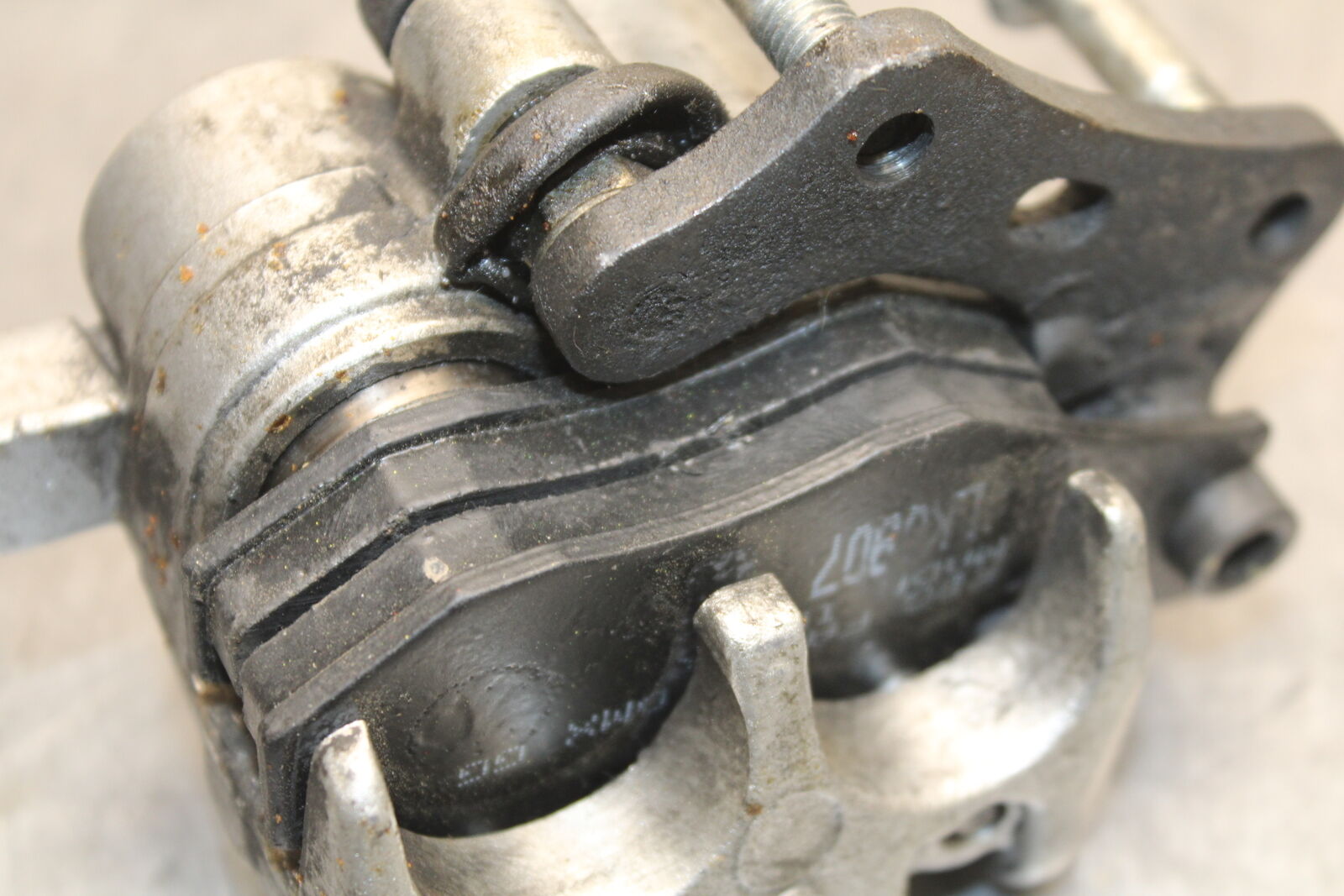 08-12 KAWASAKI NINJA 250R EX250J LEFT FRONT BRAKE CALIPER BB111