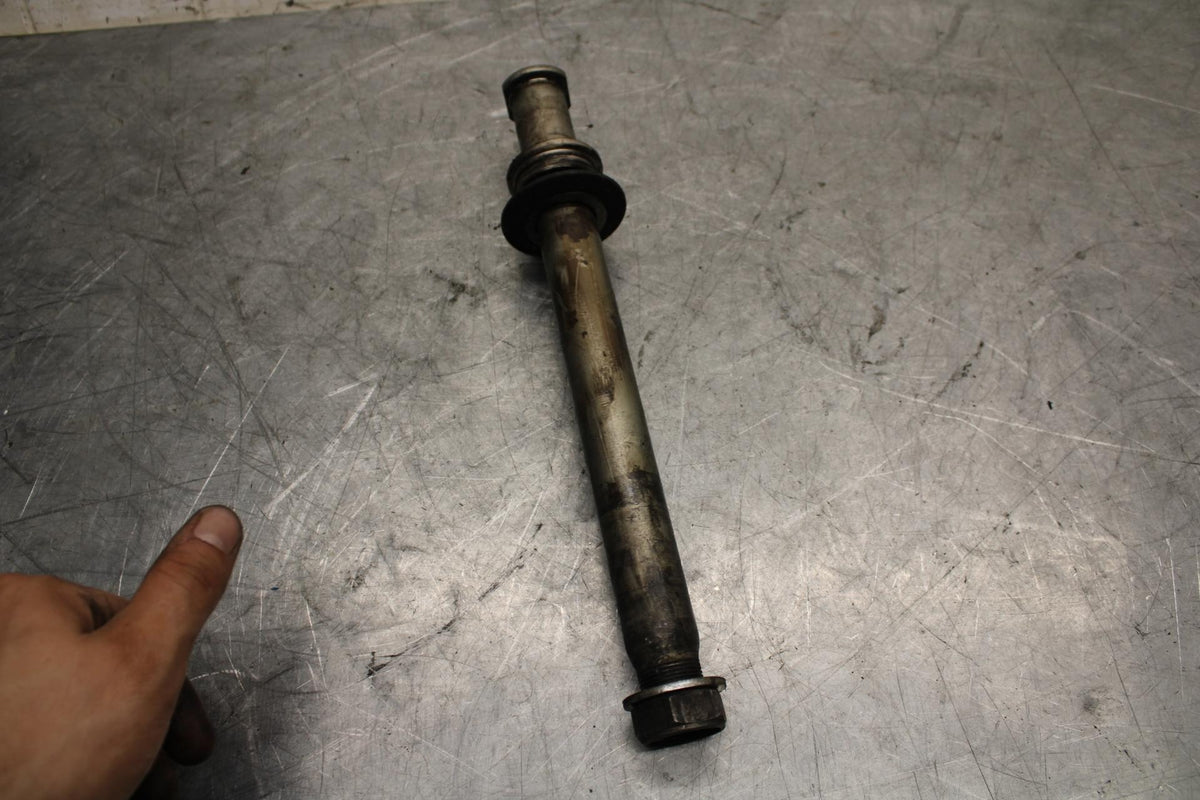 2007 Yamaha YZF R6 REAR AXLE BACK WHEEL RIM PIVOT BOLT AXEL 2C0-25381-10-00 BB52