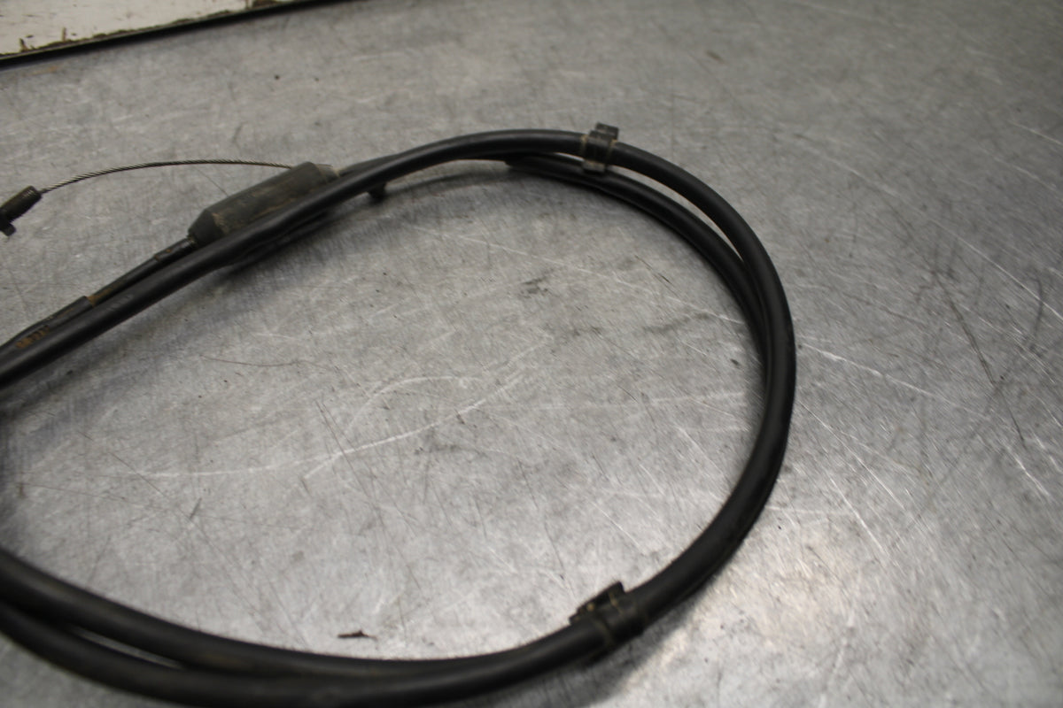 09-11 TRIUMPH DAYTONA 675 THROTTLE CABLES LINES BB652