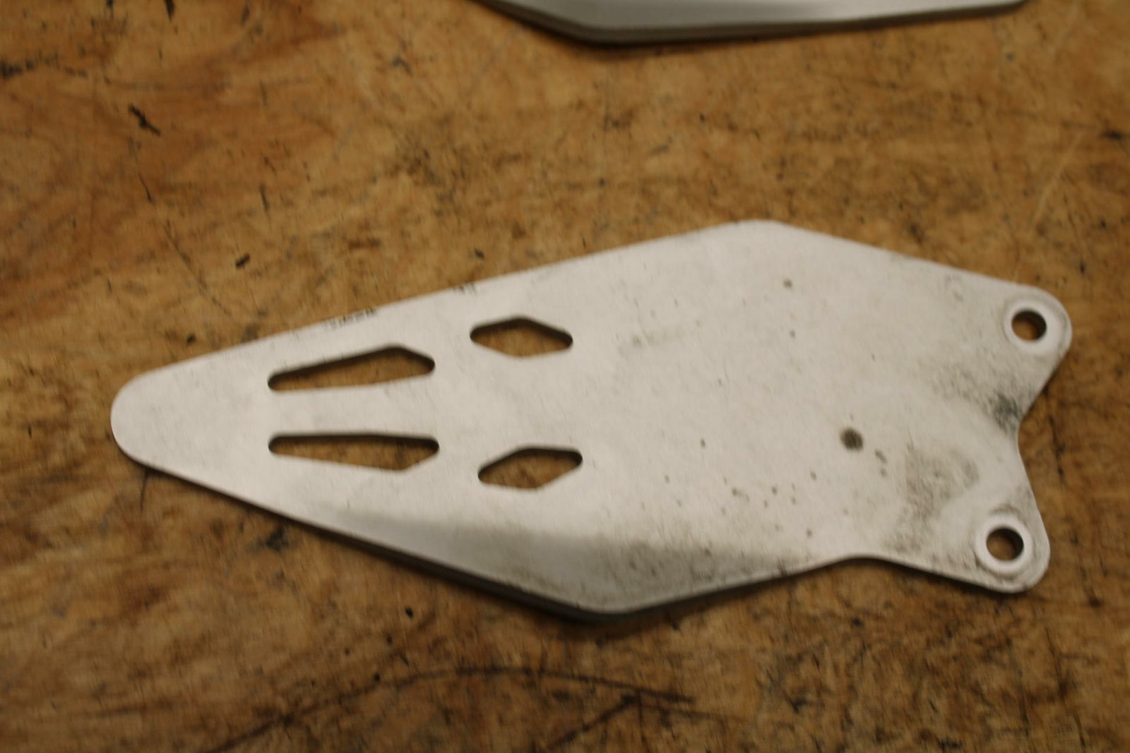 19-20 KAWASAKI NINJA ZX6R LEFT RIGHT REARSET HEEL GUARD COVER PAIR  BB338