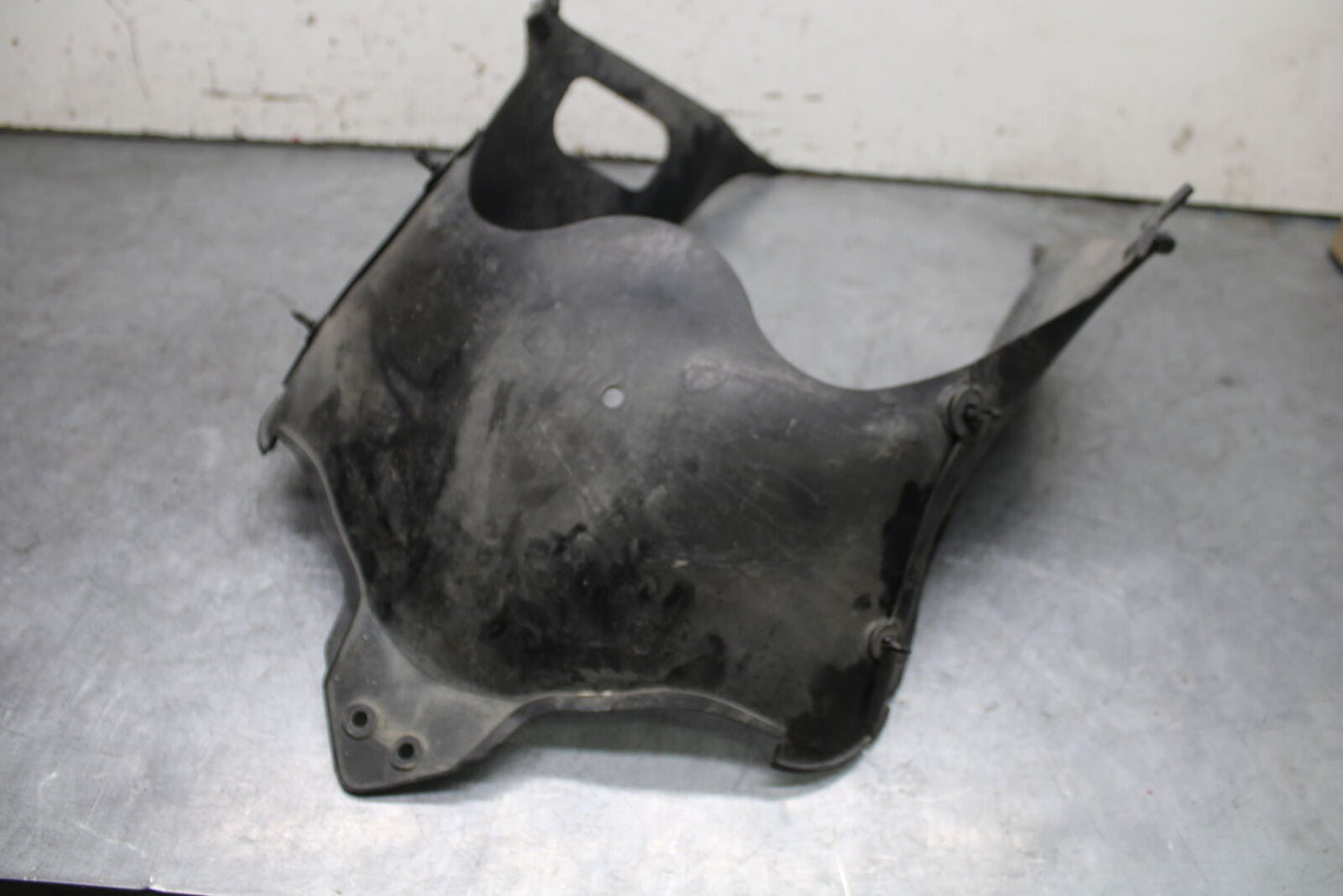 08-09 SUZUKI GSXR600 LOWER FRONT UPPER INNER HEADLIGHT COWL FAIRING  BB728