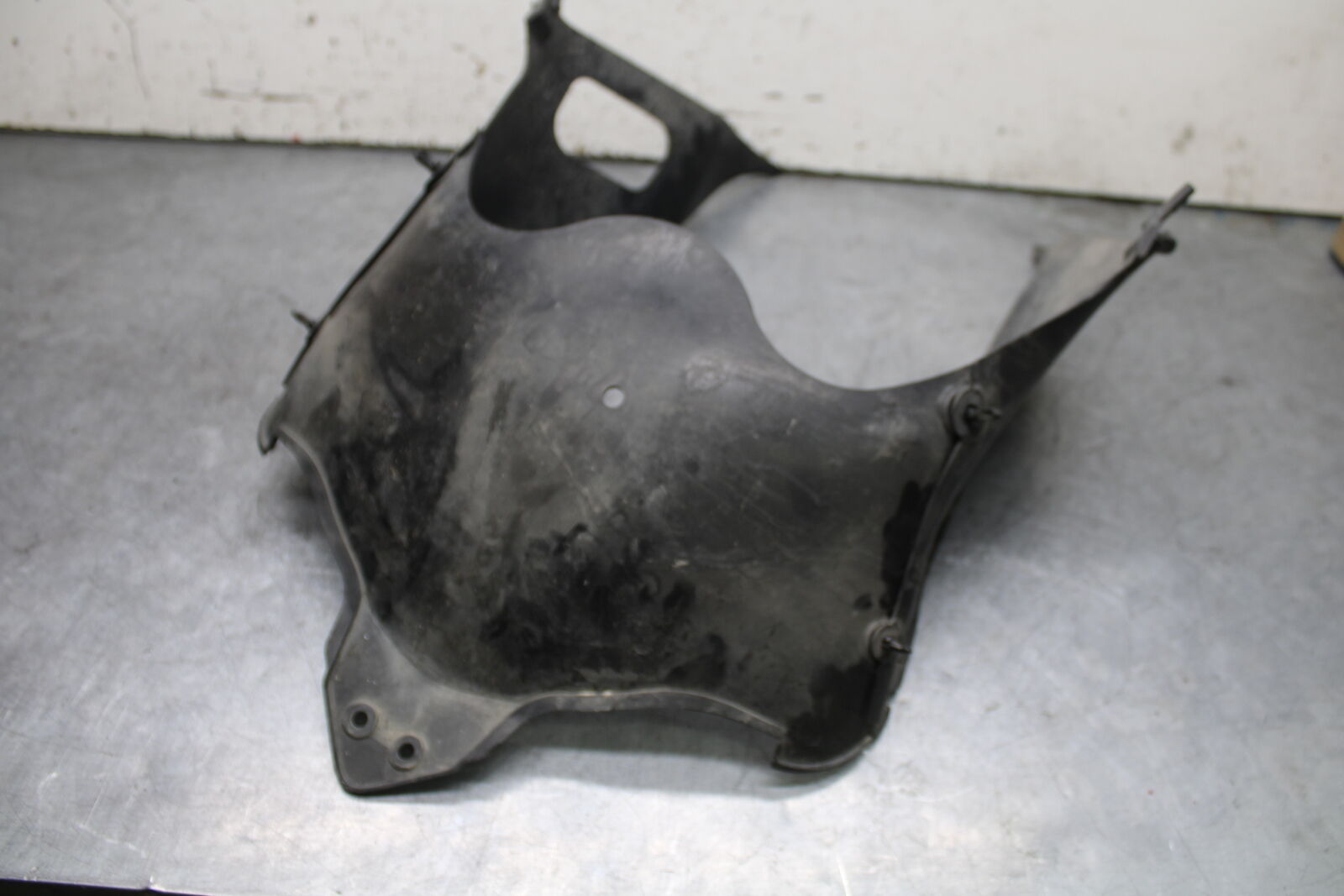 08-09 SUZUKI GSXR600 LOWER FRONT UPPER INNER HEADLIGHT COWL FAIRING  BB728