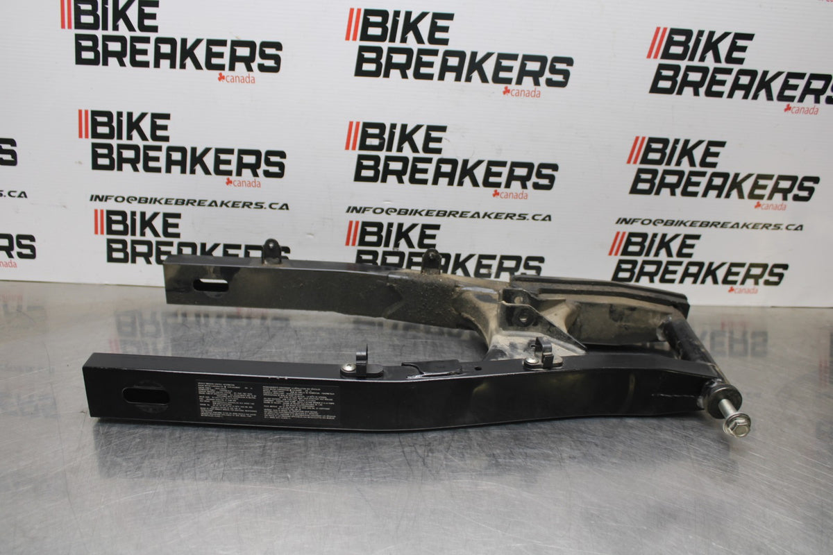 15 SUZUKI GW250F REAR SWINGARM BACK SUSPENSION SWING ARM BB789