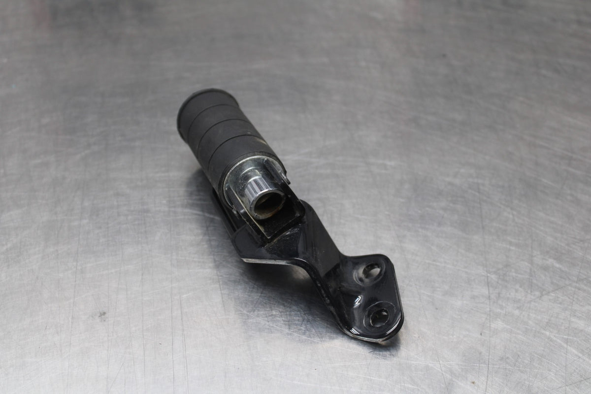 15 SUZUKI BOULEVARD C50 RIGHT REAR PASSENGER FOOT STEP PEG BB775