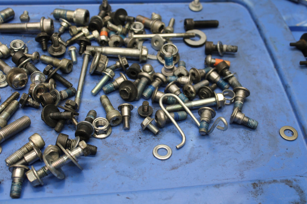 07-08 SUZUKI GSXR1000 MOUNTING BOLTS HARDWARE SCREWS BB944