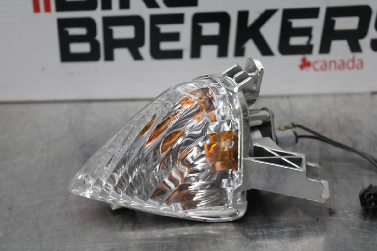 08-10 SUZUKI GSXR 600 RIGHT REAR BACK TURN SIGNAL LIGHT INDICATOR BB765