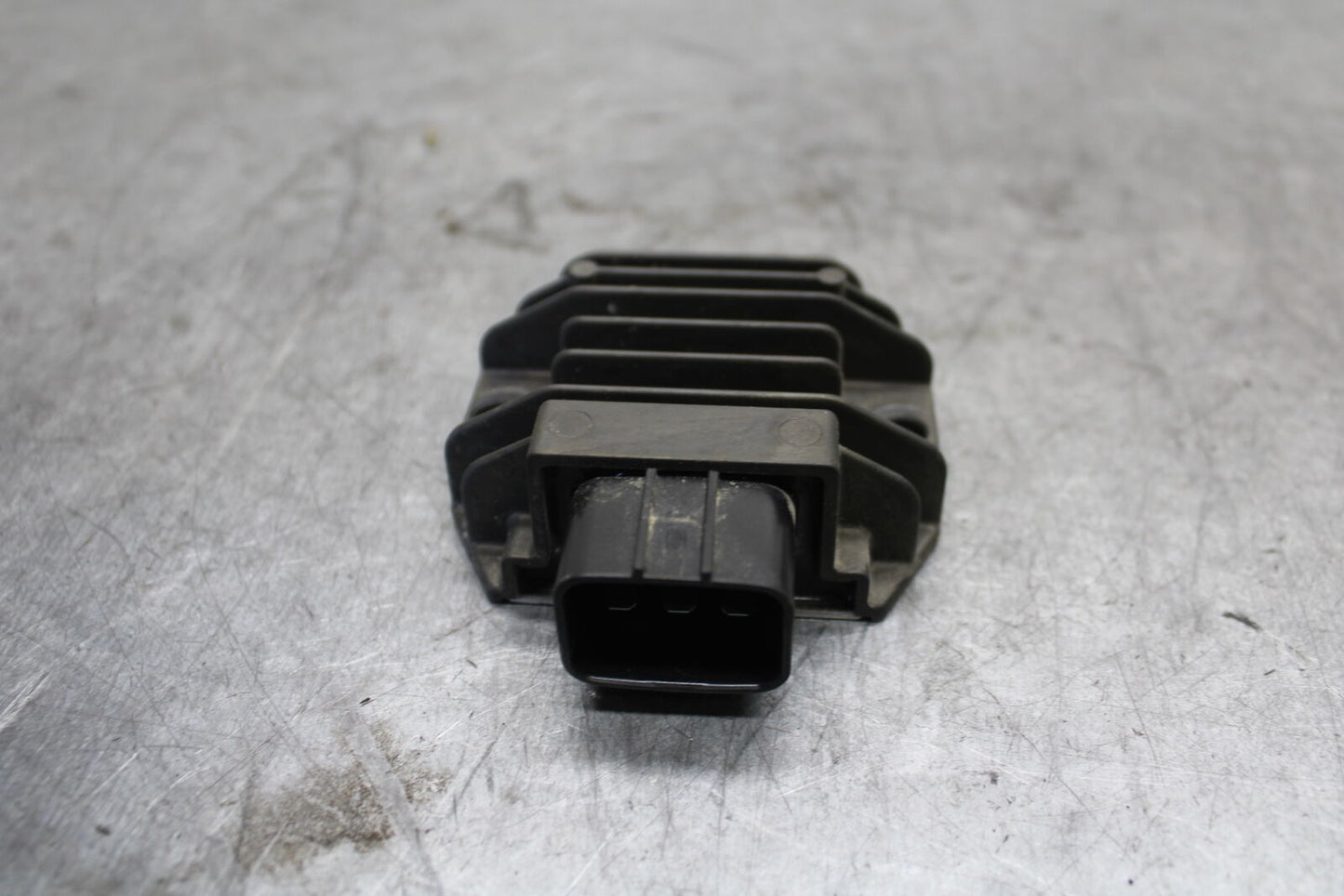 22-24 YAMAHA XSR900 RECTIFIER VOLTAGE REGULATOR  BB683