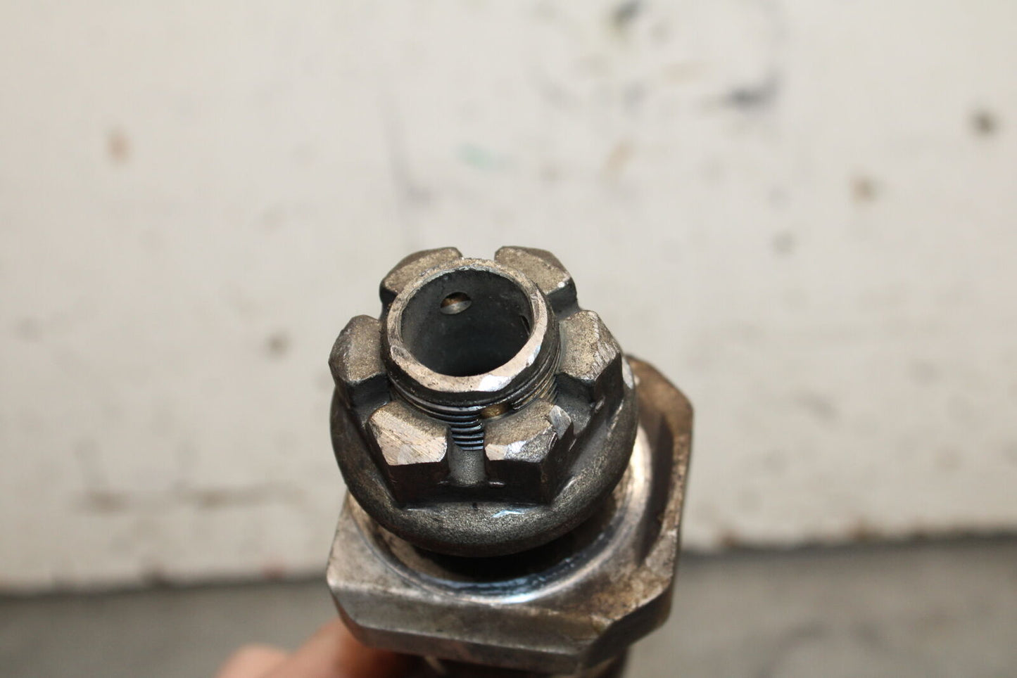 06-07 SUZUKI GSXR 600 REAR AXLE BACK WHEEL RIM PIVOT BOLT AXEL BB737